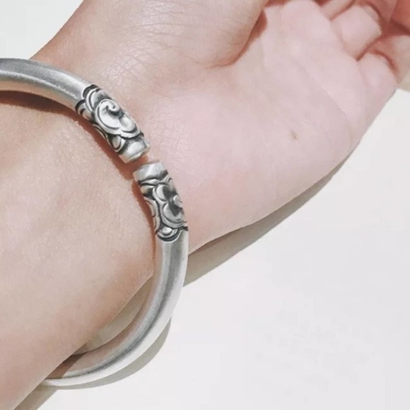 Sterling Silver Irregular Flower Pattern Bangle Bracelet - Picture 6 of 16